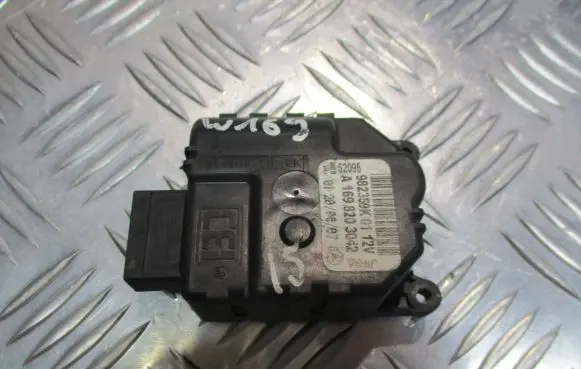 Mercedes-Benz A W169 Central body control module A1698203042