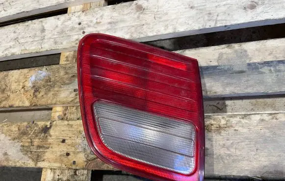 Mercedes-Benz E W210 Tailgate rear/tail lights A2108202364 S2501Z054
