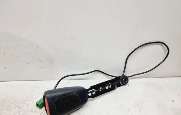 Volvo V70 Front seatbelt buckle 8623450
