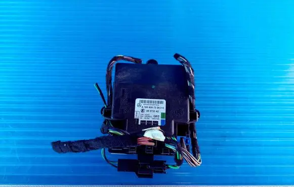 Mercedes-Benz B W245 Door control unit/module A1698207326