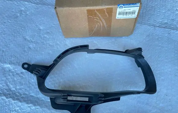 Jeep Cherokee Headlight/headlamp mounting bracket 68210398ABBLCP 68210398AB 6002TN0024