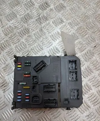 Citroen Berlingo Fuse module 9653667580 S118085320E BSIE0100HG
