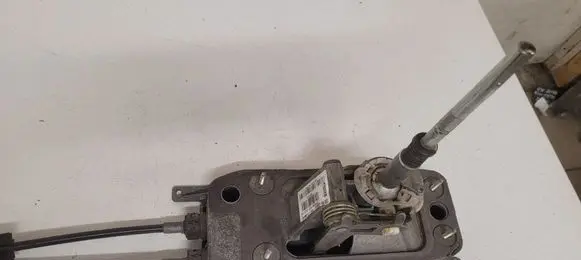 Skoda Octavia Mk2 (1Z) Gear shifter/selector 3C0711049N