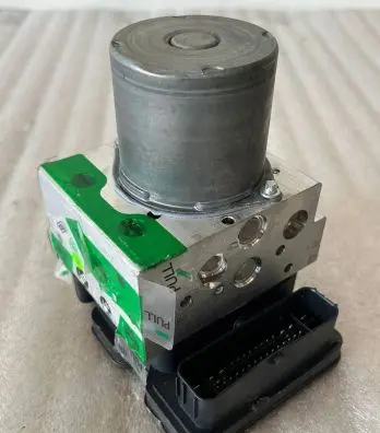 Porsche Taycan 9J1 ABS Pump 9J1614095S
