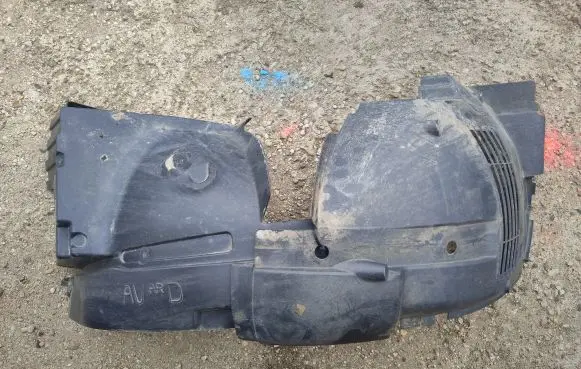 Renault Trafic III (X82) Front wheel arch liner splash guards 638451520R 638449610R