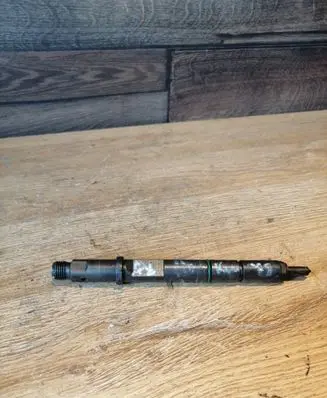 Audi A6 S6 C5 4B Fuel injector