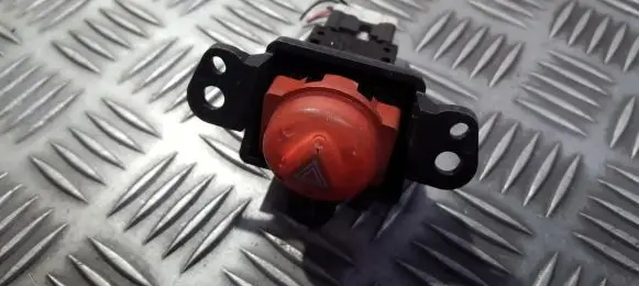 Nissan Primera Hazard light switch NILES06016