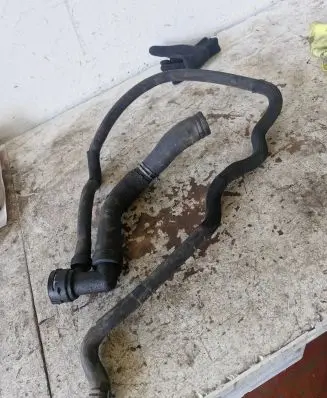 Opel Insignia A Engine coolant pipe/hose