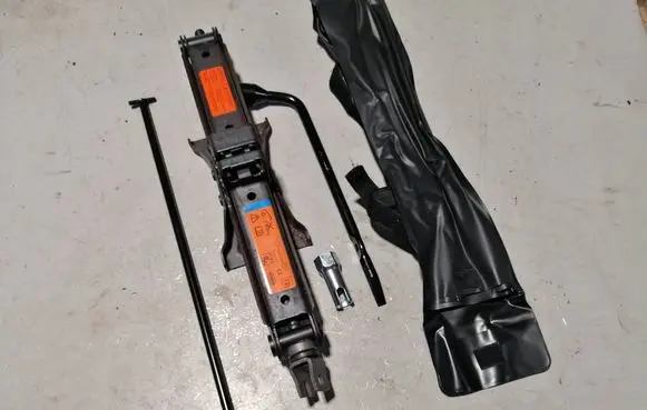 Nissan Pathfinder R52 Lift Jack 995503JA1A