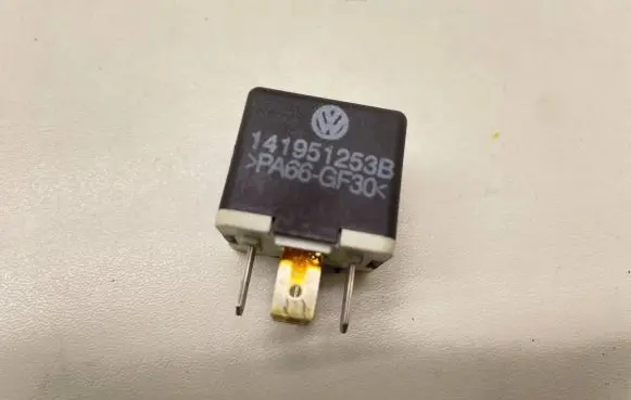 Skoda Fabia Mk2 (5J) Other relay 141951253B
