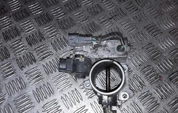 Toyota Corolla Verso E121 Throttle valve 8967221020
