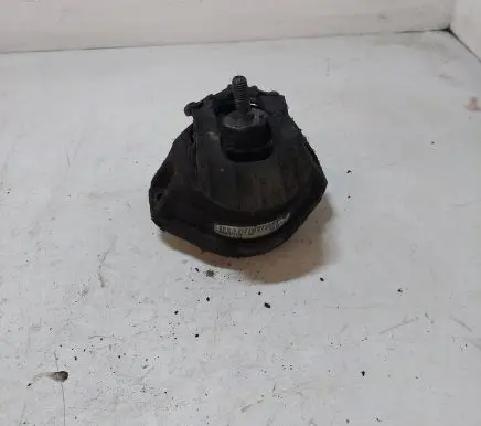BMW 5 E60 E61 Engine mount bracket 586312