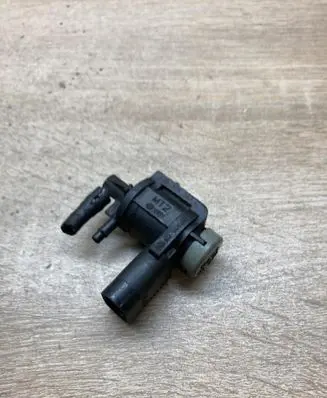 Volkswagen PASSAT B5.5 Vacuum valve 1J0906283C