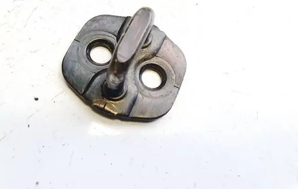 Nissan Note (E11) Rear door lock loop/hook striker 6801