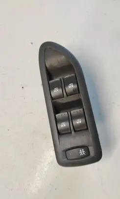 Renault Laguna II Electric window control switch 26515 8200396435A