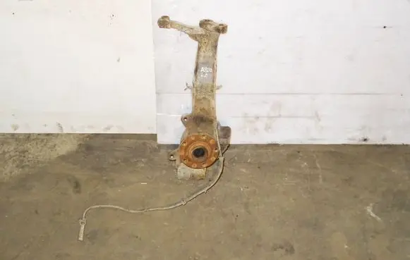 Audi A8 S8 D2 4D Front wheel hub spindle knuckle