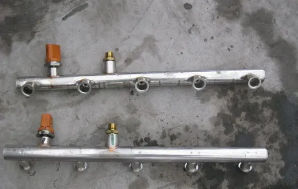 Audi R8 42 Fuel main line pipe 07L133316H