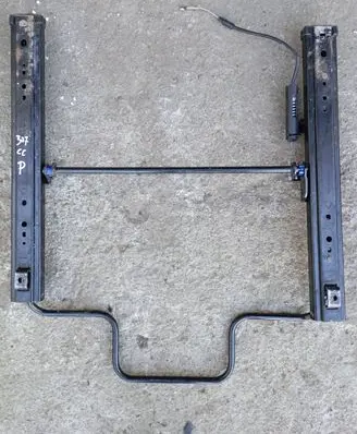 Peugeot 307 CC Front passenger seat rail 3822