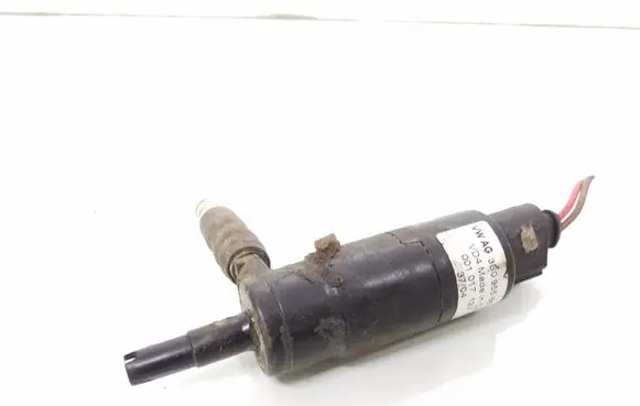 Volkswagen PASSAT B5.5 Headlight washer pump 3B0955681A
