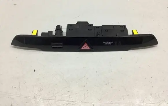 Hyundai Tucson TL Hazard light switch 93700D7800 3D136N1000