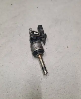 Skoda Octavia Mk4 Fuel injector 05C036 0261500443