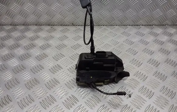 Renault Megane II Front door lock