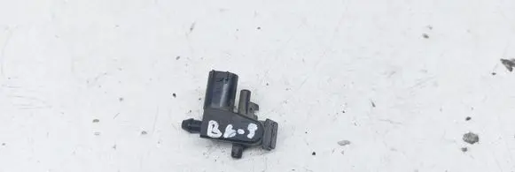 Volkswagen PASSAT B6 Windshield washer spray nozzle 5M0955985