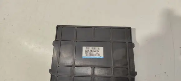 Mitsubishi Pajero Engine control unit/module MK369405 E6T01072H1 0219