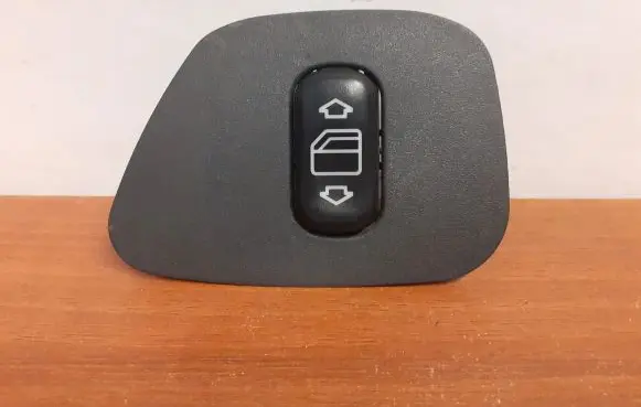 Mercedes-Benz E W210 Electric window control switch 11241 2108208210