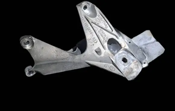 BMW X5 F15 Engine mounting bracket 6852858
