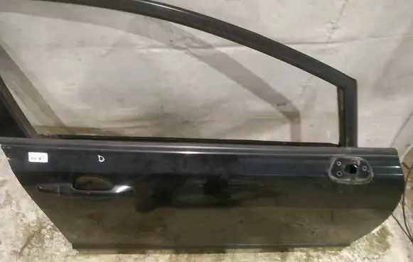 Honda Civic Front door glass trim molding 