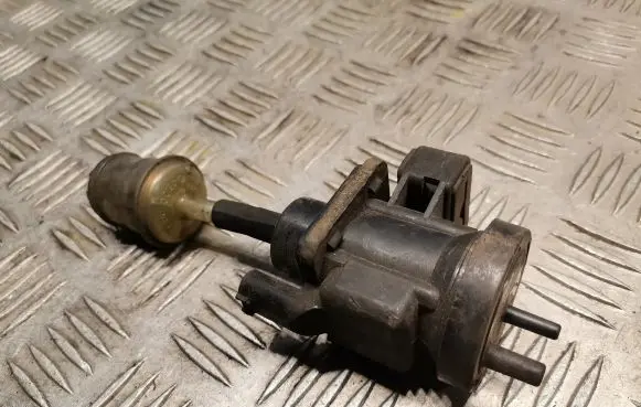 Mercedes-Benz CLK A209 C209 Turbo solenoid valve 0005450427