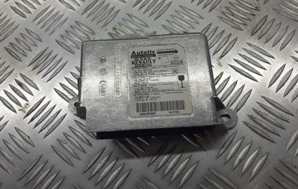 Renault Megane I Airbag control unit/module 8200367444