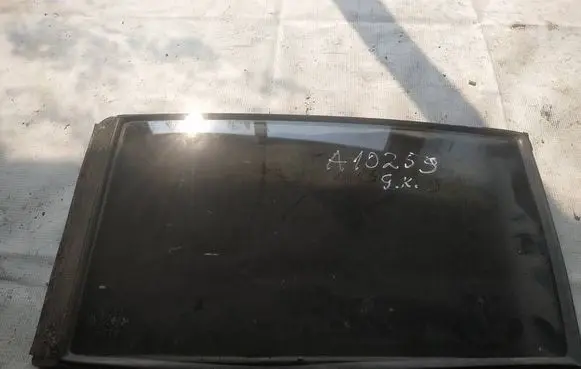 Mitsubishi Pajero Rear vent window glass as3