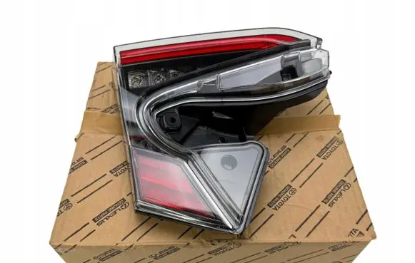 Toyota C-HR I Tailgate rear/tail lights
