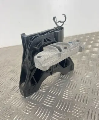 Peugeot 3008 II Engine mount bracket 9820297580