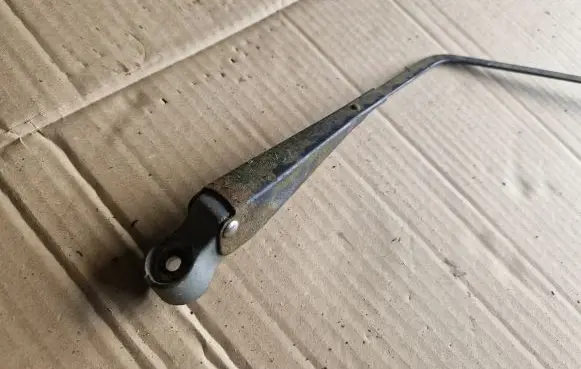 Volkswagen Golf I Rear wiper blade arm 171955707B