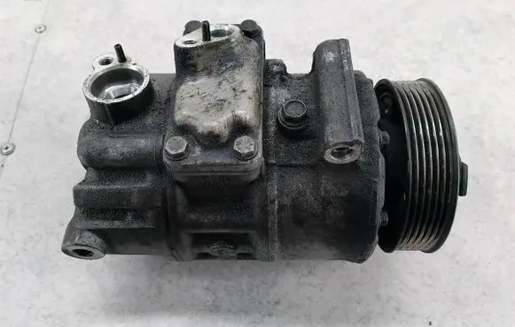 Volkswagen Golf V Air conditioning (A/C) compressor (pump) 1K0820859F