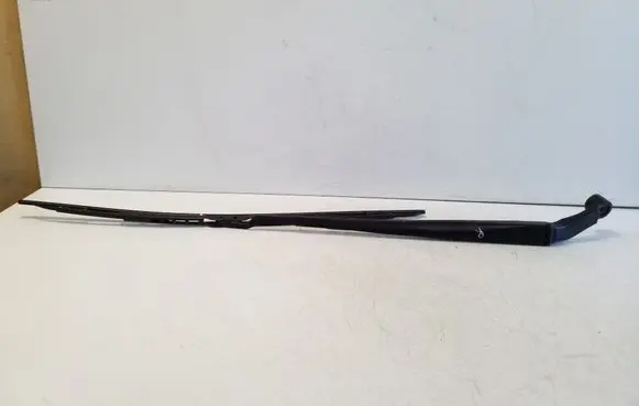 Front wiper blade arm