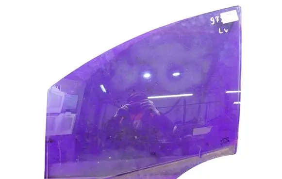 Renault Modus Front door window glass four-door