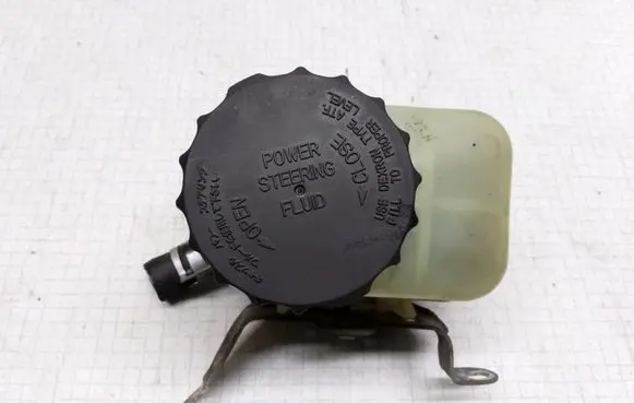 Toyota Avensis T220 Power steering fluid tank/reservoir