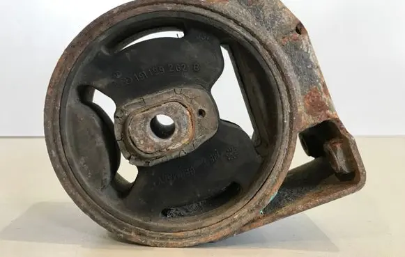Volkswagen PASSAT B3 Engine mount bracket 191199262B