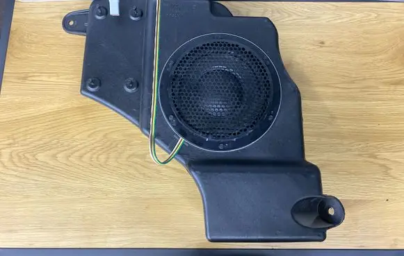 Dodge Caliber Subwoofer speaker 04672324AC
