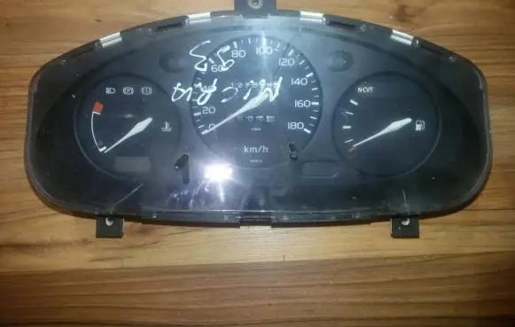 Nissan Micra Speedometer (instrument cluster) 81117740