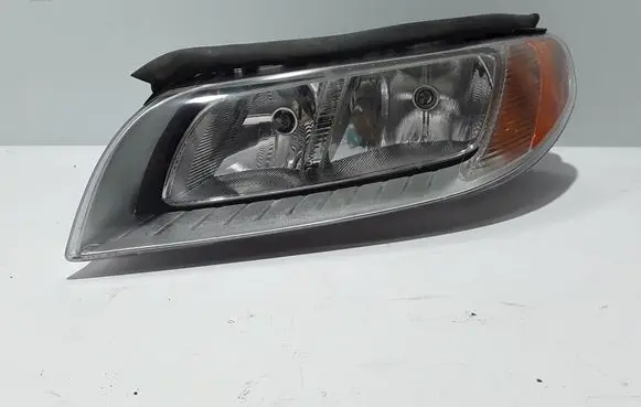 Volvo V70 Headlight/headlamp 31214351