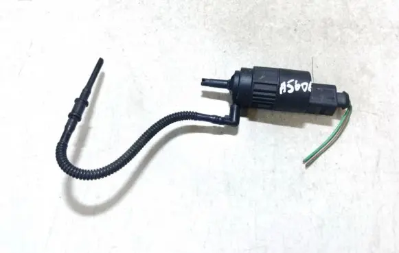 Skoda Octavia Mk1 (1U) Windscreen/windshield washer pump 1j5955651