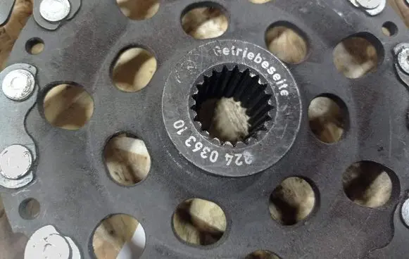 Renault Megane II Clutch pressure plate 324036310 LUK