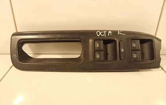 Skoda Octavia Mk2 (1Z) Electric window control switch 1Z2867172