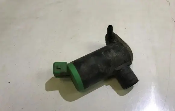 Peugeot 206 Windscreen/windshield washer pump 90095