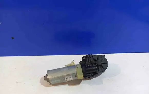 Volvo V60 Seat adjustment motor 0130002527 8621412